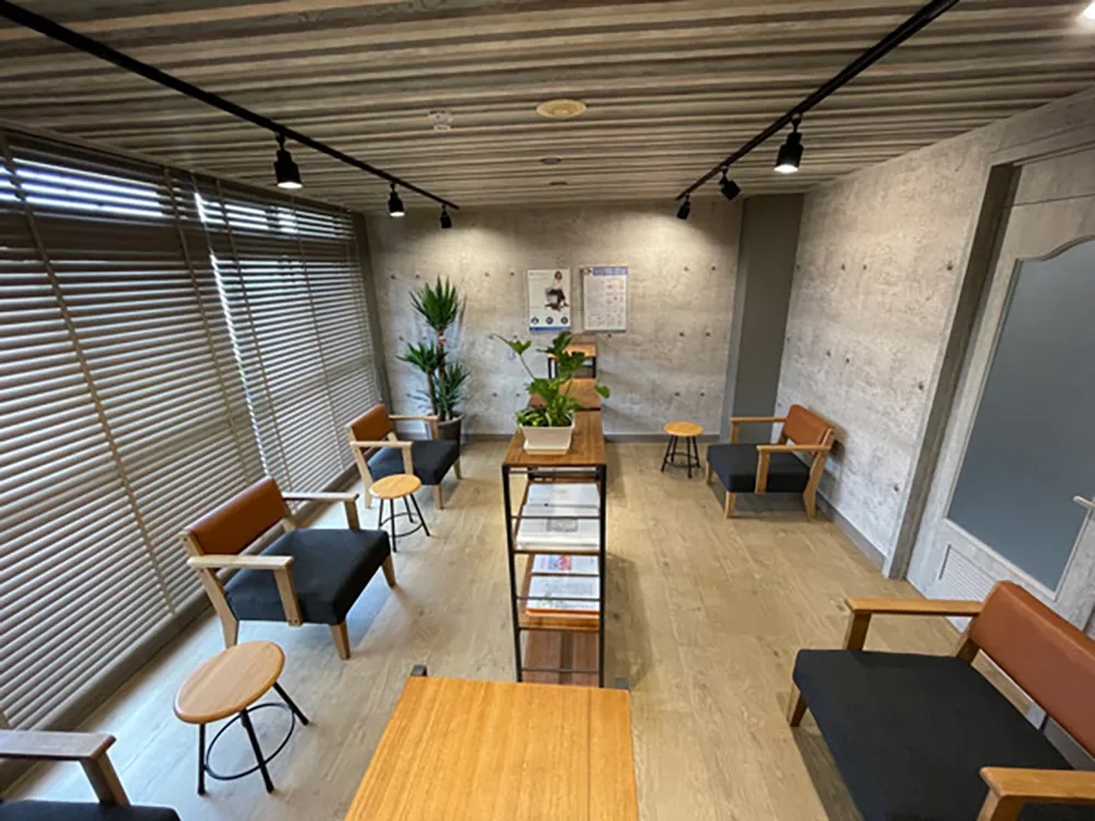 針間産婦人科 待合室1